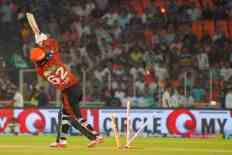India Cricket Fans Defy Heatwave Warning For IPL Clash...