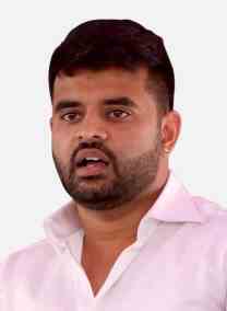 Sajad Lone Accuses Omar Abdullah Of Calling Every Rival Party BJP’S ‘B’ Team