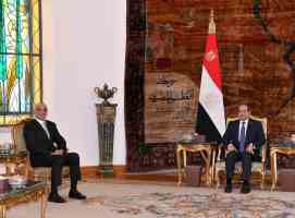 PM Meets Dignitaries, Local Leaders In Tafileh...