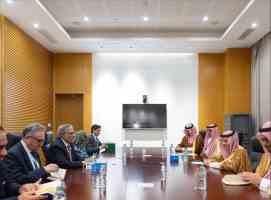 Kuwait FM Meets Palestinian Counterpart In Geneva...