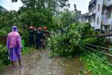 Death Toll From Indonesia's Flooding, Landslides Rises To 15 ...